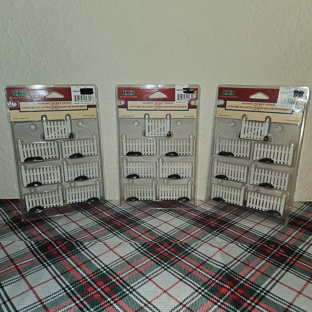 Lemax White Plastic Picket Fence Mini Figurine Holiday Village Accessories